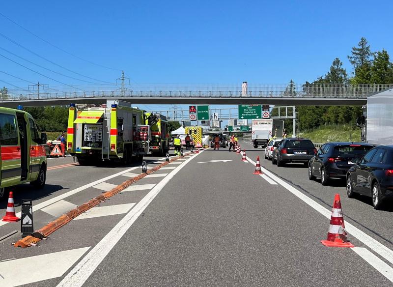A1 Wallisellen: Motorradlenker nach Verkehrsunfall gestorben