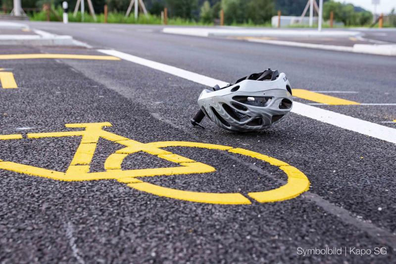 Gommiswald: Kollision zwischen E-Bike und Fussgänger