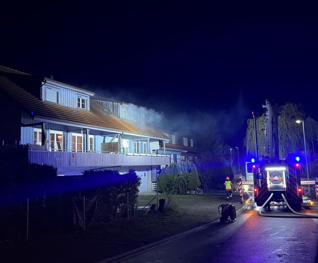 Lamperswil: Brand in Doppel-Einfamilienhaus