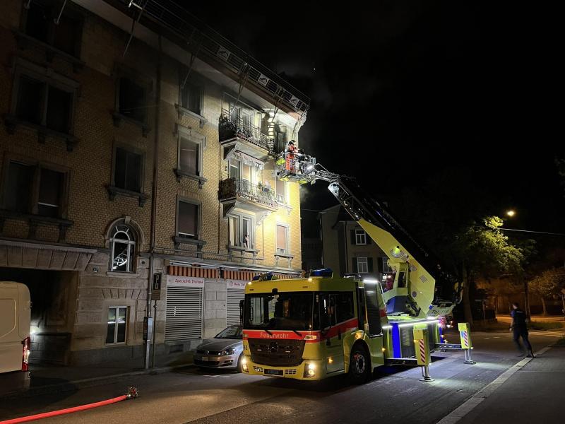 Winterthur: Erheblicher Sachschaden bei Brand in Mehrfamilienhaus