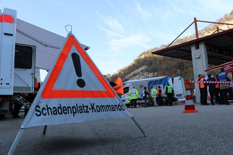 Interkantonale Grossübung: Szenario Verkehrsunfall im Belchentunnel