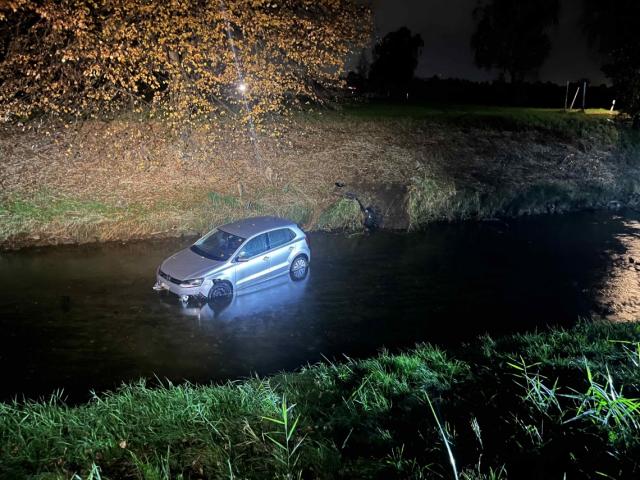 Rebstein: Auto nach 80 Meter in Bach gelandet – Fahrer unverletzt