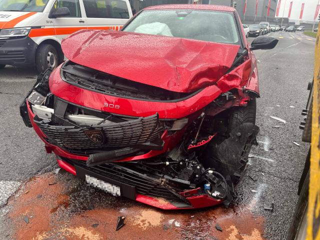 Mels: Unfall zwischen Auto und Sattelmotorfahrzeug