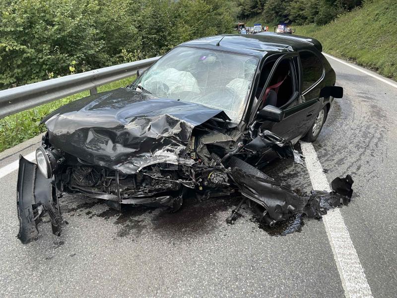 Ried: Zwei verletzte Autofahrer nach Verkehrsunfall