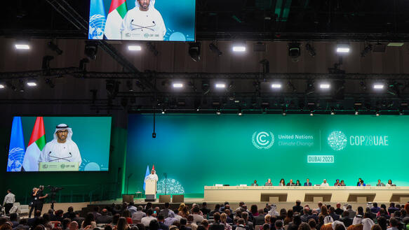 Ende des Klimagipfels COP28: Einigung auf Übergang weg von fossilen Brennstoffen mit Schlupflöchern