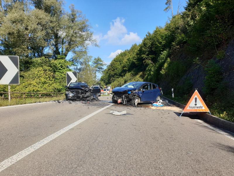 Uster/Aathal: Verkehrsunfall fordert drei Verletzte