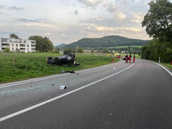 Neftenbach: Automobilist bei Selbstunfall schwer verletzt