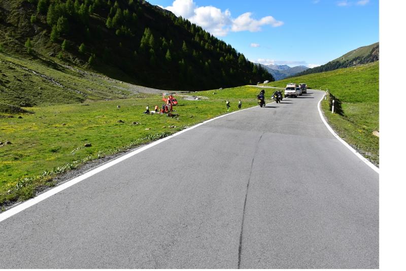 Val Müstair: Motorradfahrer bei Selbstunfall schwer verletzt