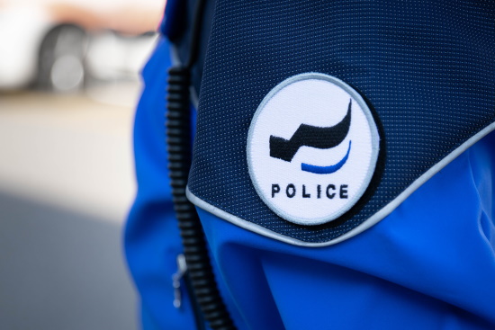 Fussgängerin in Granges-Paccot von unbekanntem Autofahrer angefahren - Polizei sucht Zeugen