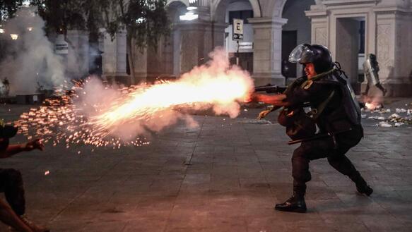 Peru: Amnesty dokumentiert Todesfälle durch Schüsse von Armee und Polizei bei Protesten