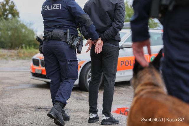 Bad Ragaz/Rorschach: Diensthund und Drittpersonen verhelfen zu zwei Festnahmen
