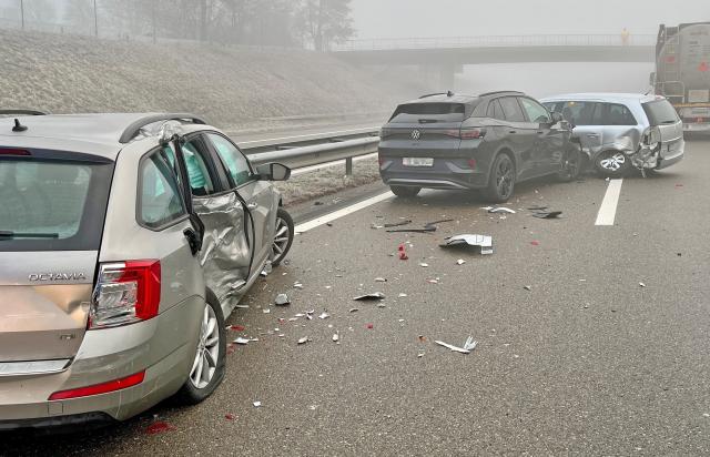 Kemmental: Sieben Verletzte nach Unfällen auf vereister Autobahn