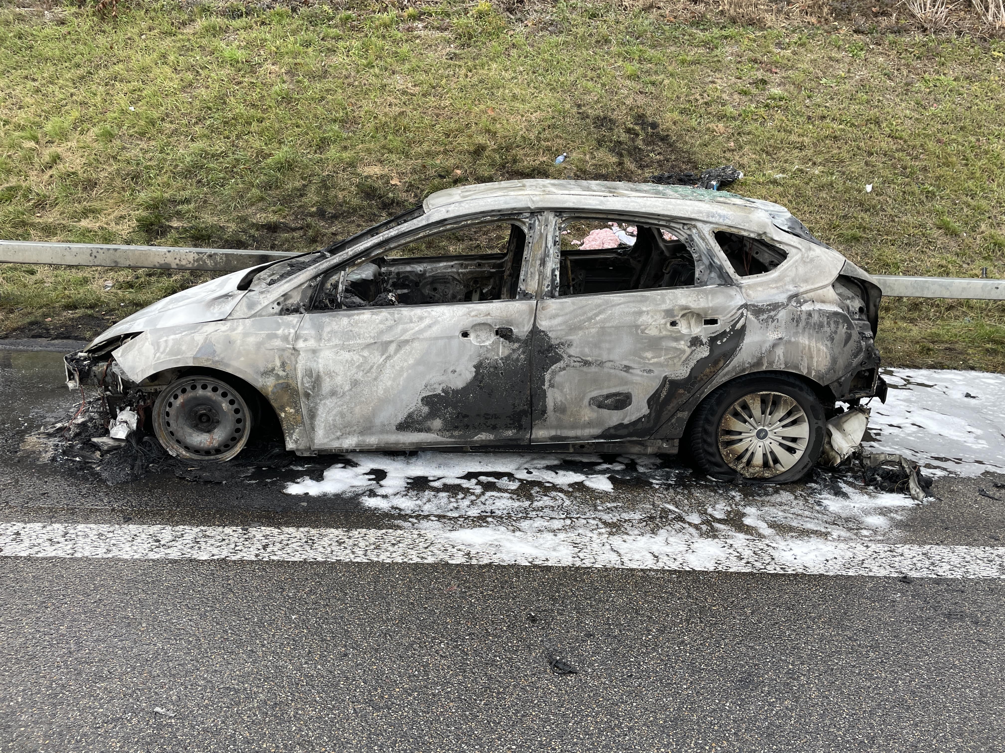 Frauenfeld: Autobrand auf der Autobahn