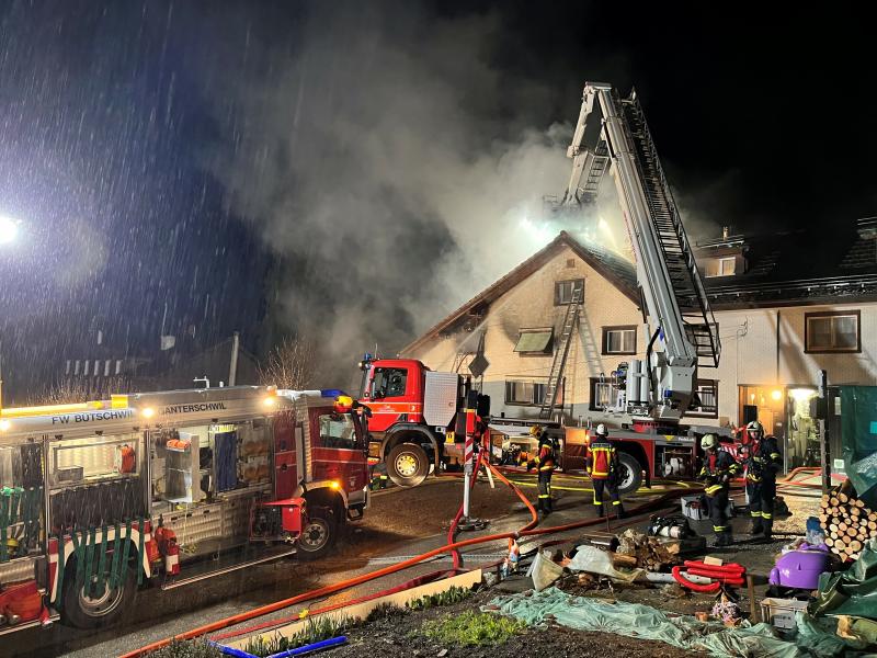 Bütschwil: Brand in Reihenhaus