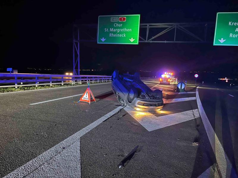 Mörschwil: Auto auf der Autobahn A1 auf Dach gelandet – Zeugenaufruf