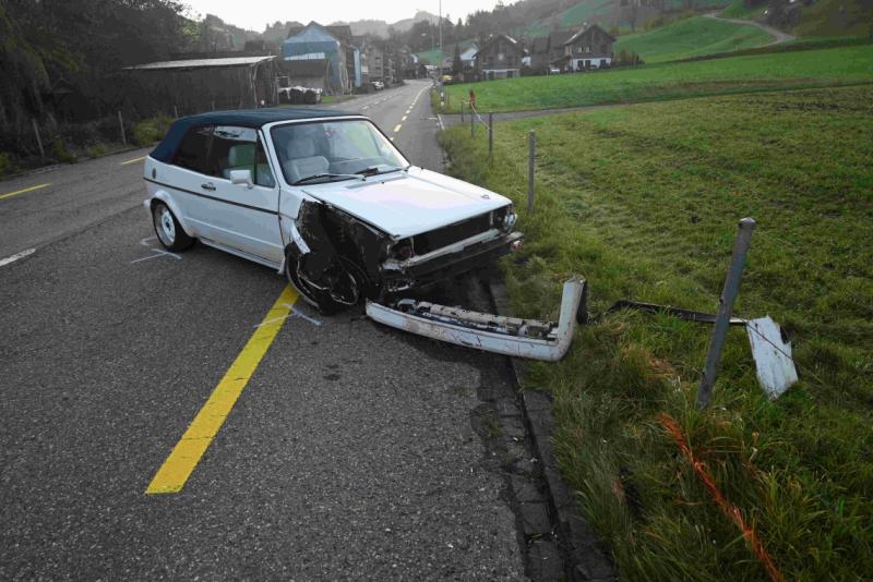 Brunnadern: Selbstunfall mit Auto – Fahrer fahrunfähig und trotz Führerausweisentzug unterwegs