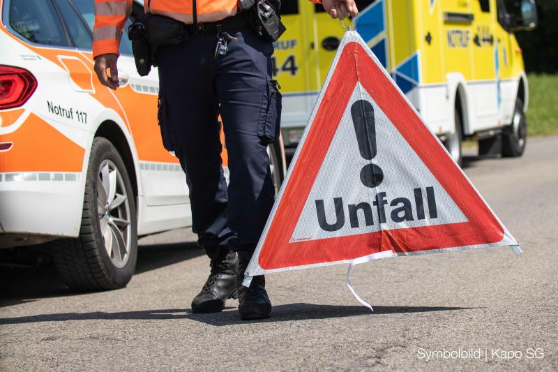 Bütschwil: Unfall zwischen Auto und Motorrad
