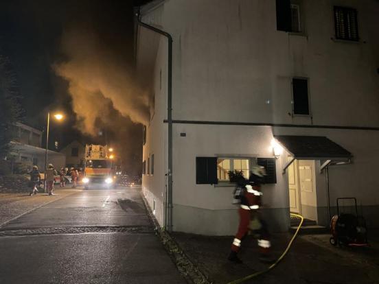 Meilen / Schwerzenbach: Sachschaden durch Wohnungsbrände