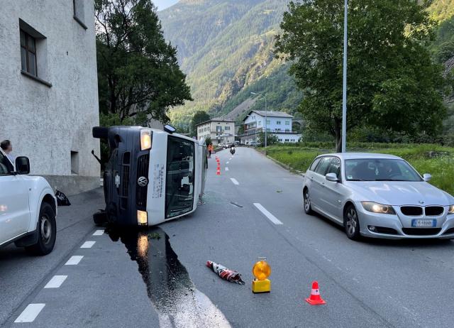 Selbstunfall auf Berninastrasse: Lenker leicht verletzt