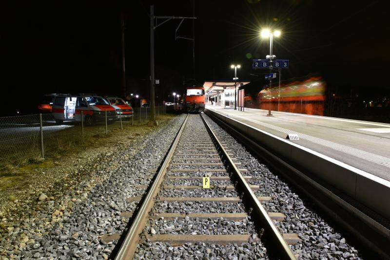 Wiesendangen: Zug kollidiert mit Gegenständen auf Gleisen