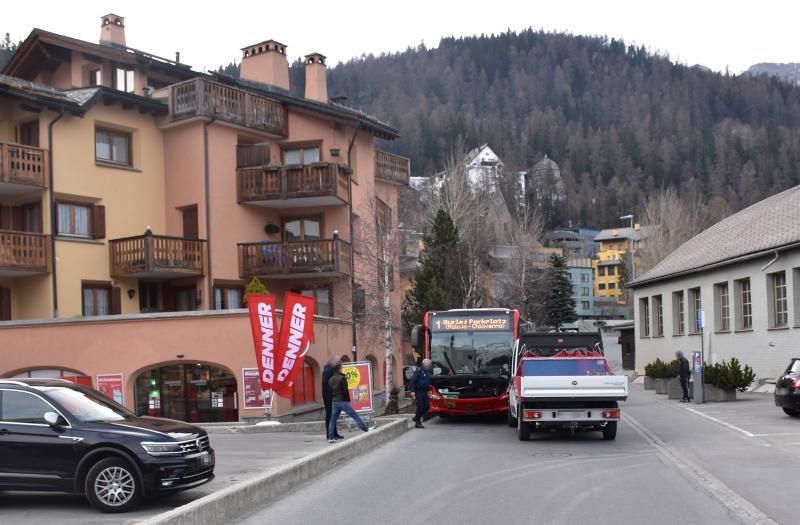 St. Moritz: Buspassagierin bei Kollision verletzt