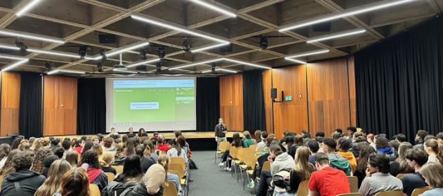 Innovative Schulprojekt in Genf fördert Zusammenarbeit und Gemeinschaft