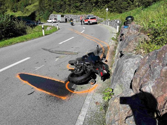 19-Jähriger Motorradfahrer verunfallt auf Murgstrasse - Unbestimmte Verletzungen