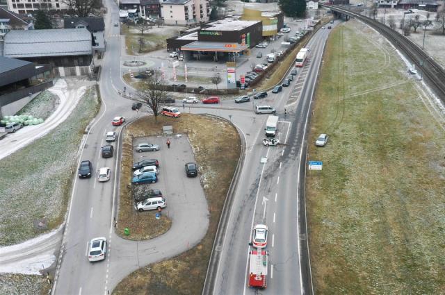 Verkehrsunfälle in Graubünden 2023: Anstieg auf 2'400 Unfälle, aber weniger Motorrad- und Alkoholunfälle