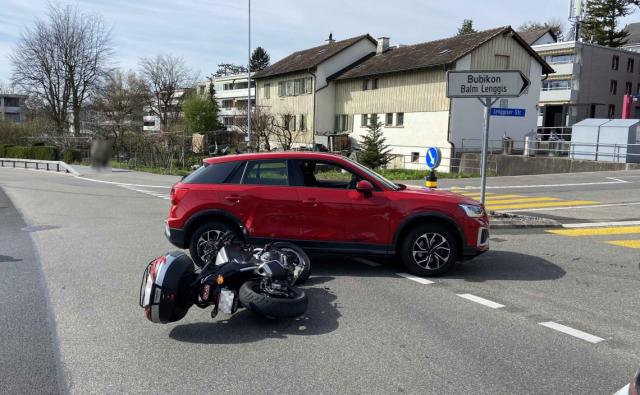 Rapperswil-Jona: Unfall zwischen Auto und Motorrad