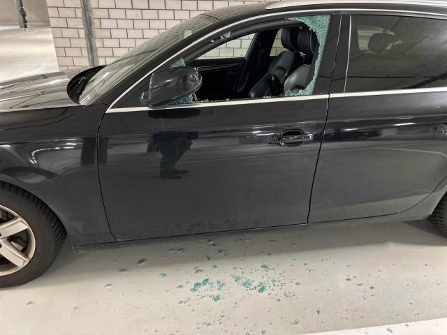 Autoeinbrüche in St.Gallen: Scheiben eingeschlagen und Wertgegenstände gestohlen