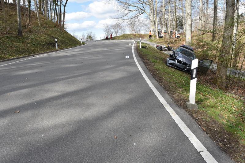 Adliswil: Motorradlenker bei Verkehrsunfall schwer verletzt