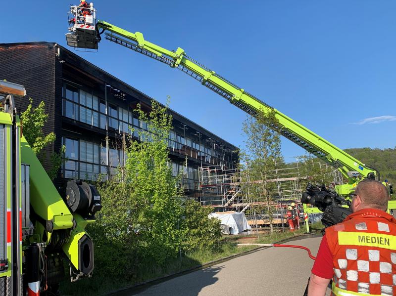 Lindau: Hoher Sachschaden bei Brand auf Bürogebäude