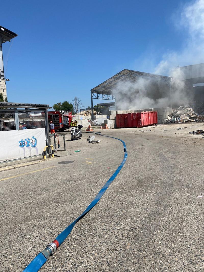 Brandausbruch im Recyclinghof erfordert Feuerwehreinsatz