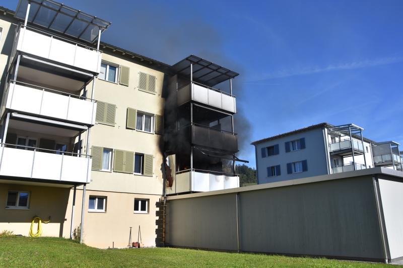 Balgach: Wohnung in Mehrfamilienhaus in Brand