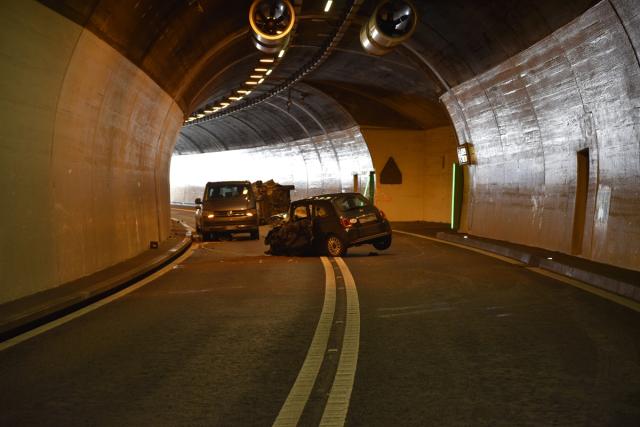 Verkehrsunfall im Tunnel Rofla: Eine Person stirbt, zwei verletzt