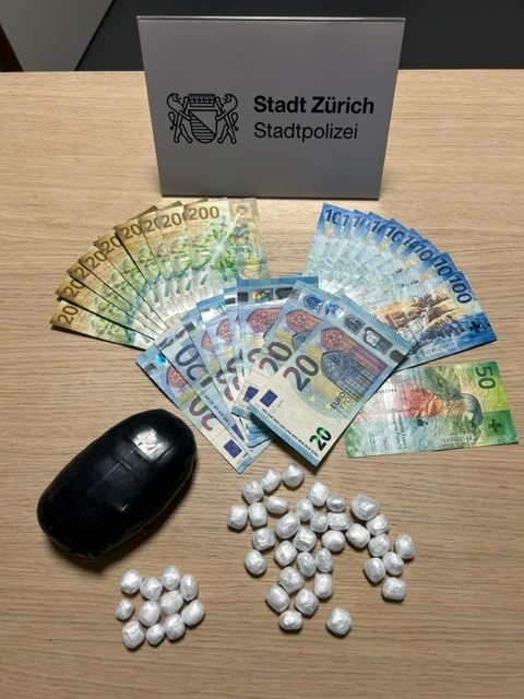 Drogenhändler im Kreis 5 festgenommen: Drogen und Bargeld sichergestellt.