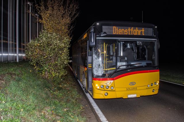 Schwerer Velounfall auf der Schlattingerstrasse in Thurgau: Velofahrer lebensbedrohlich verletzt