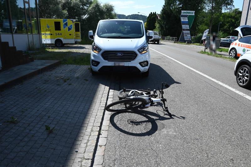 Zuzwil: Unfall zwischen Auto und E-Bike