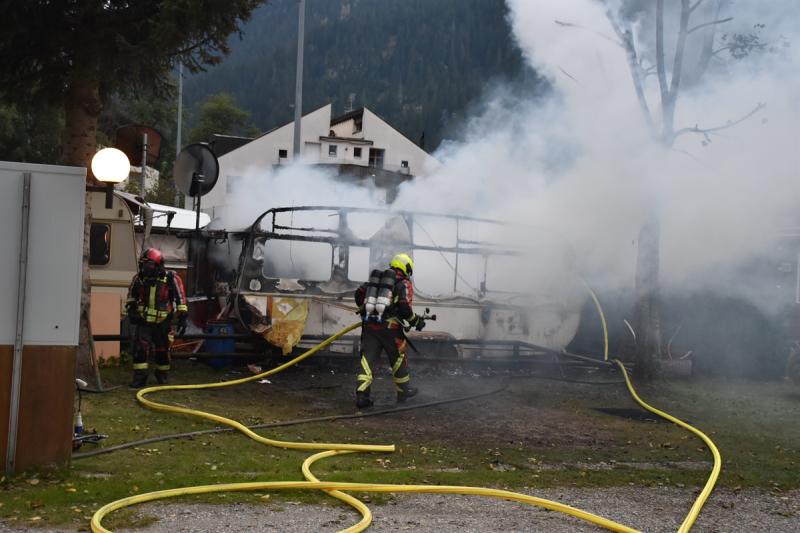 Andeer: Wohnwagen komplett ausgebrannt