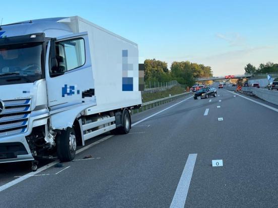 Winkel A51: Verkehrsunfall führte zu erheblichen Verkehrsbehinderung