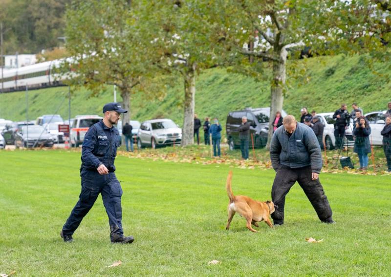 Peter Aebi mit „Ace“ gewinnt die Polizeihundeprüfung der Kantone Basel-Stadt und Basel-Landschaft