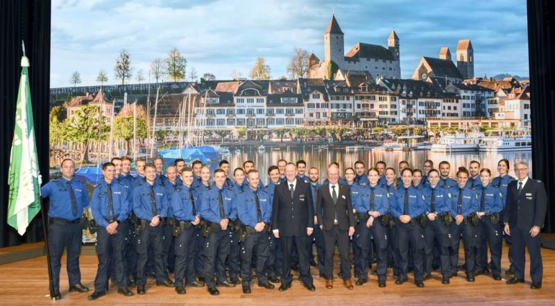 St.Gallen: 35 Polizeiangehörige ins Korps der Kantonspolizei St.Gallen aufgenommen