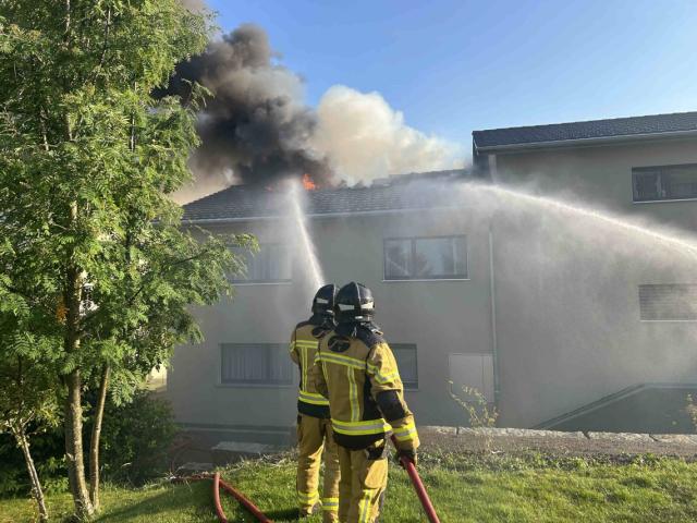 Brand am Einfamilienhaus: Evakuierung und Sachschaden