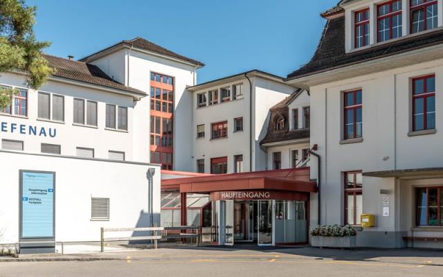 Das Spital Tiefenau schließt am 15. Dezember 2023 seinen Betrieb - Konzentration der Mitarbeiter und Herausforderungen des Fachkräftemangels