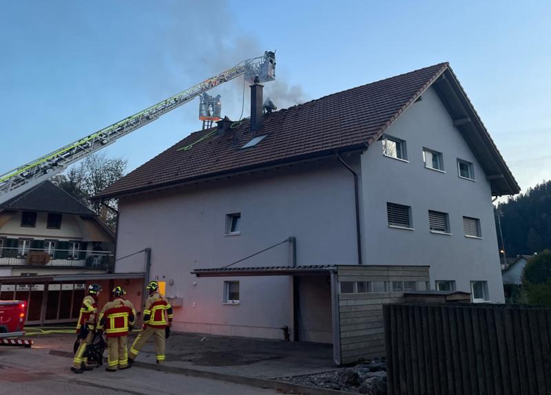 Zollbrück: Mehrfamilienhaus durch Brand beschädigt