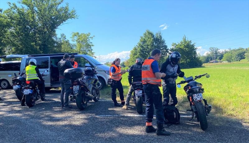 Freienstein: Kontrolle von Motorradlenkenden